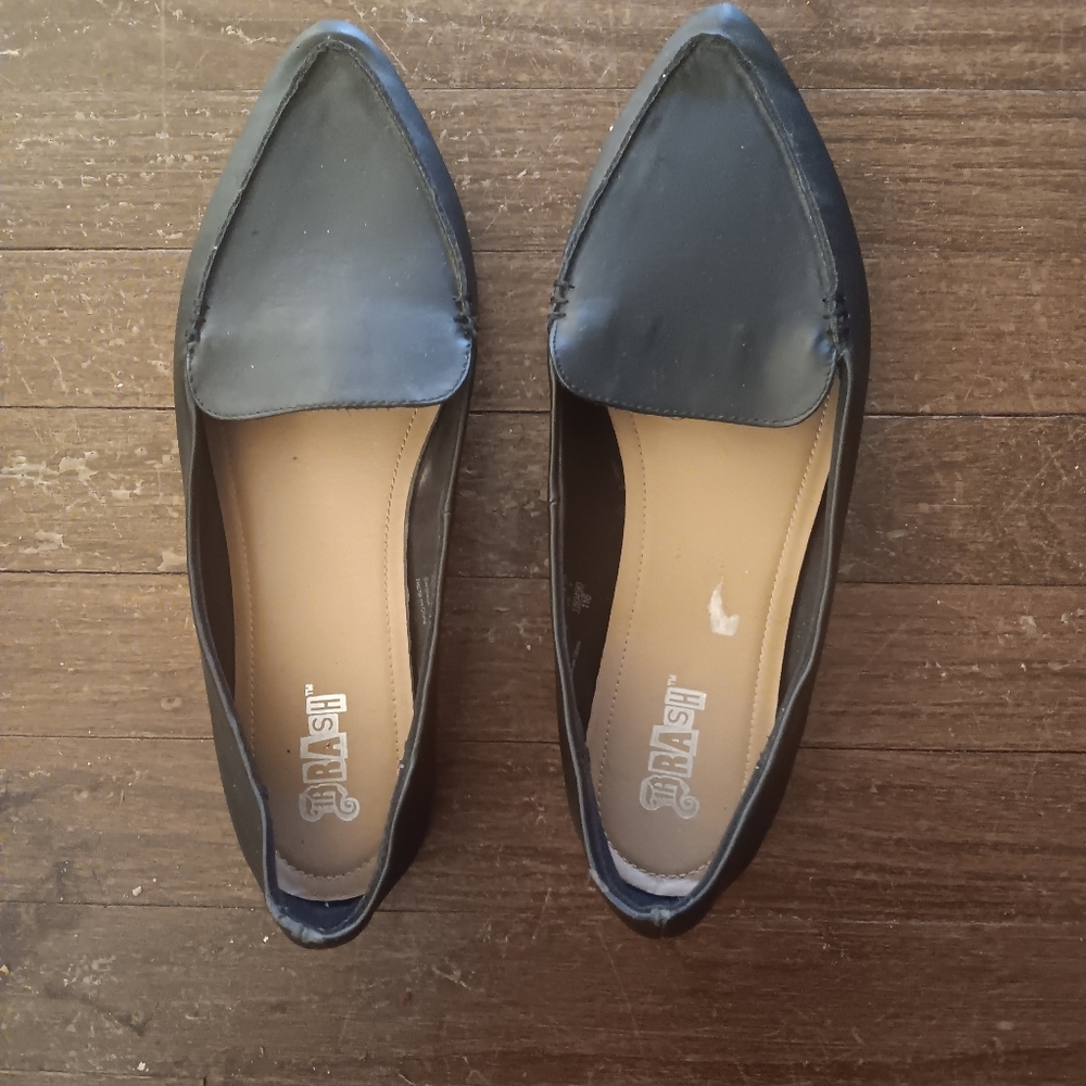 Women's Black Pointed Toe Slip-On Flats by